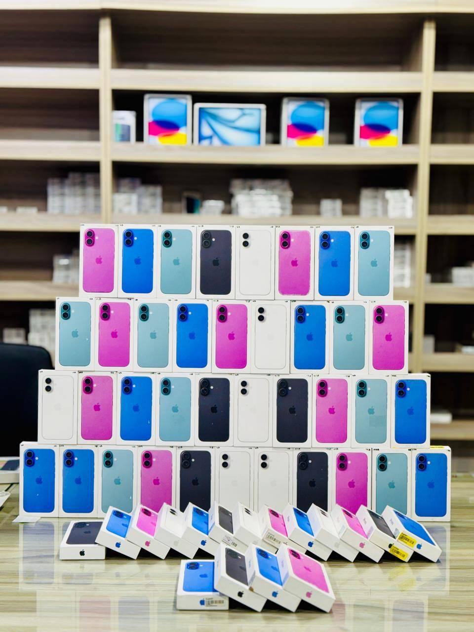 iPhone 16 (128GB)